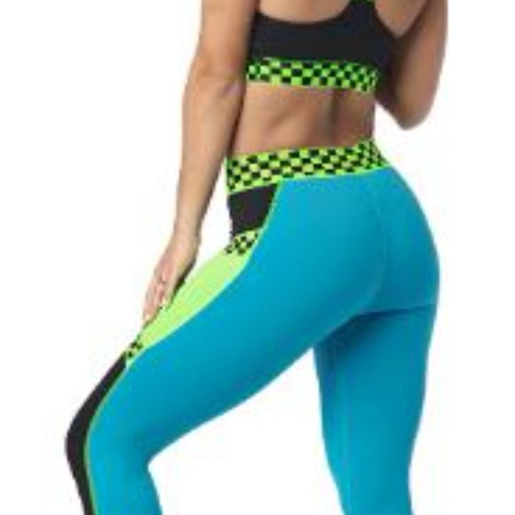 Zumba Capri Leggings - Stronger, Faster, Better Collection - Size Large - Picture 4 of 5